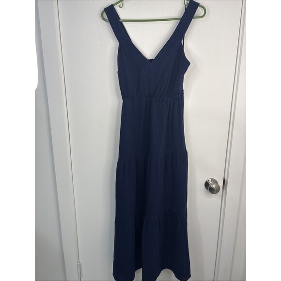 Steve Madden Dresses & Skirts - Steve Madden Eliora Smocked Pintucked Tiered Vneck Midi Dress in Navy Small New
